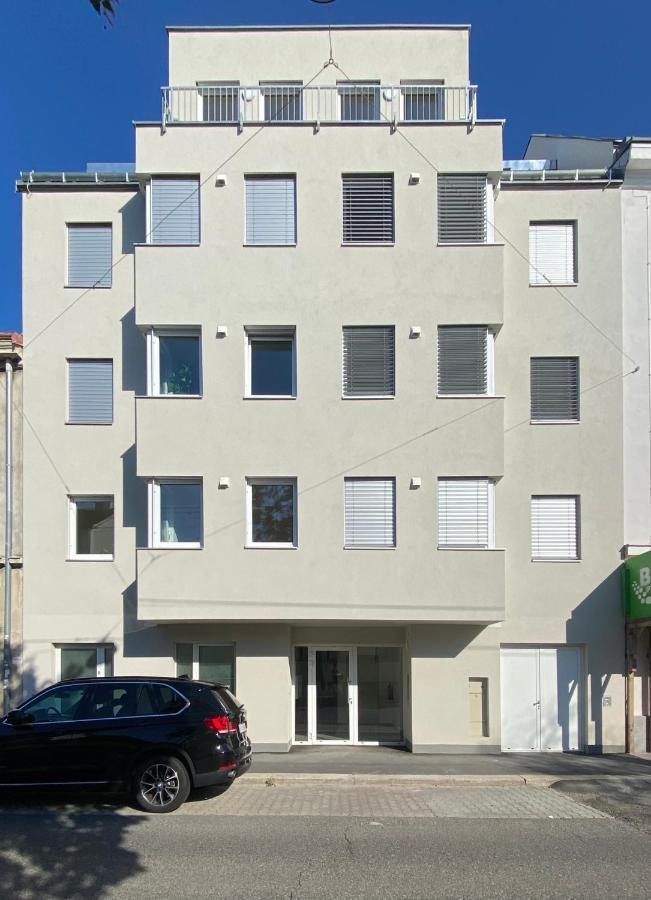 Stad10 - Apartments Very Close To Subway U2 Stadlau Wenen Buitenkant foto