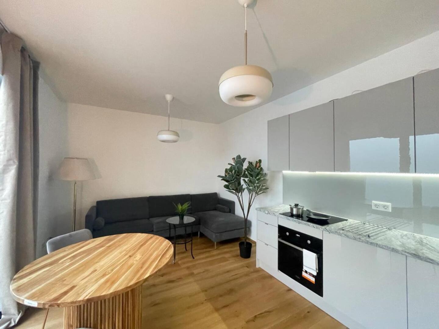 Stad10 - Apartments Very Close To Subway U2 Stadlau Wenen Kamer foto